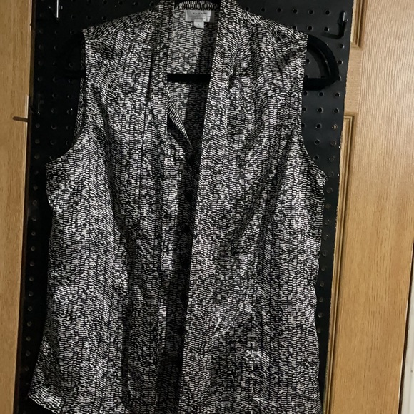 Tahari Blouse size Large - Picture 4 of 4